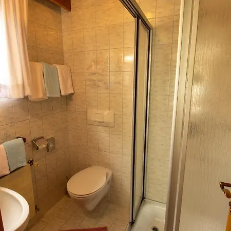 לינה וארוחת בוקר Haus Josef