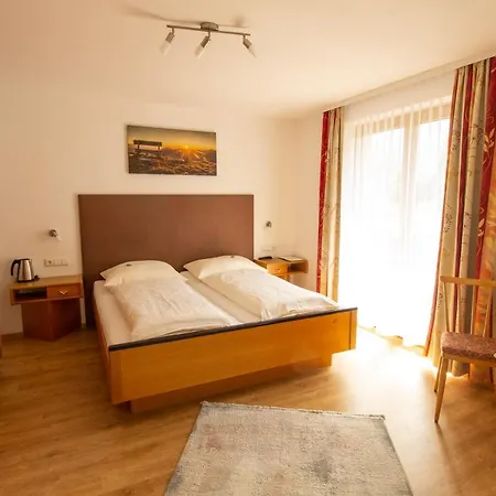 Haus Josef מאיירהופן