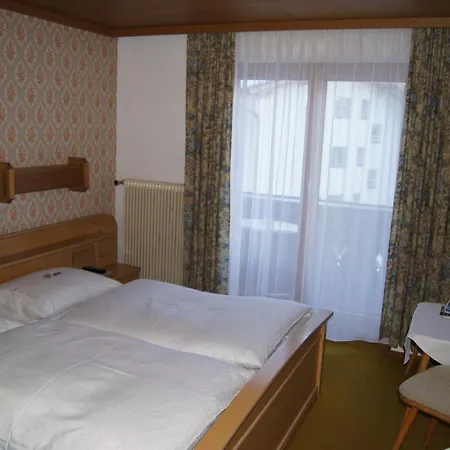 Haus Josef Bed & Breakfast *