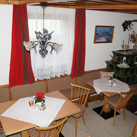 לינה וארוחת בוקר Haus Josef *