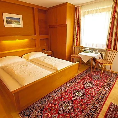 Haus Josef Bed & Breakfast *