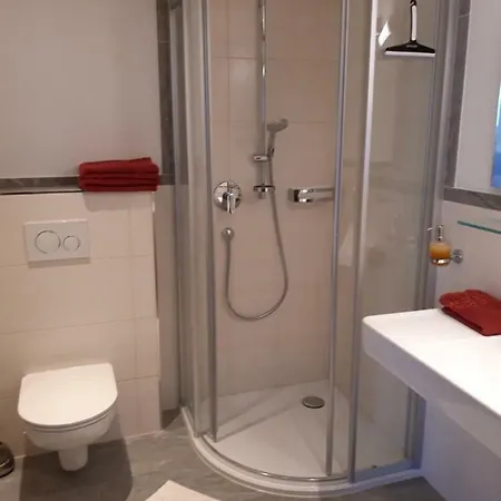 לינה וארוחת בוקר Haus Josef