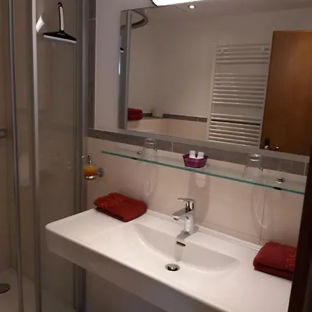 לינה וארוחת בוקר Haus Josef מאיירהופן