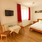 Haus Josef לינה וארוחת בוקר *