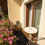 Haus Josef לינה וארוחת בוקר מאיירהופן
