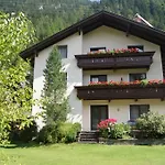 לינה וארוחת בוקר Haus Josef מאיירהופן